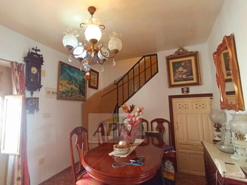 4 bedroom Townhouse for sale