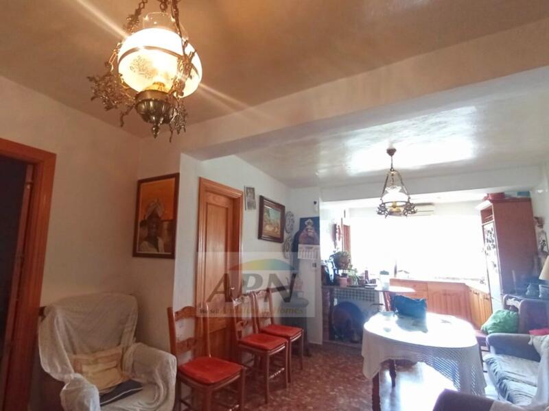 4 bedroom Townhouse for sale
