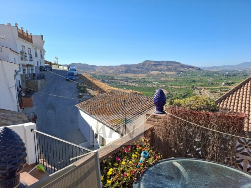 2 bedroom Townhouse for sale