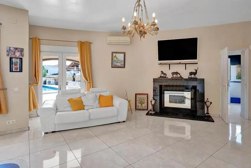 7 bedroom Villa for sale