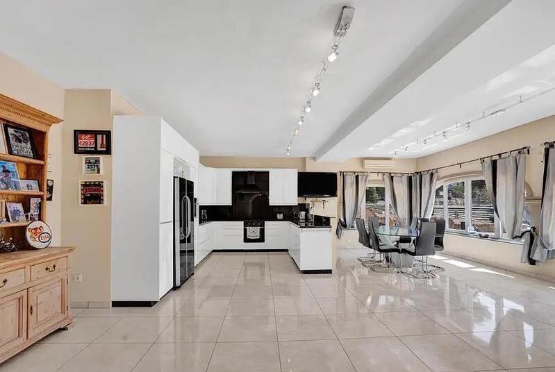 7 bedroom Villa for sale