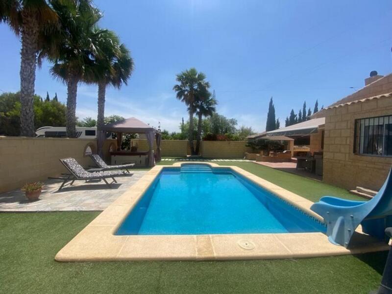 5 bedroom Country House for sale