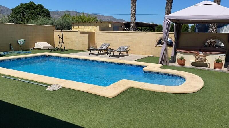 5 bedroom Country House for sale