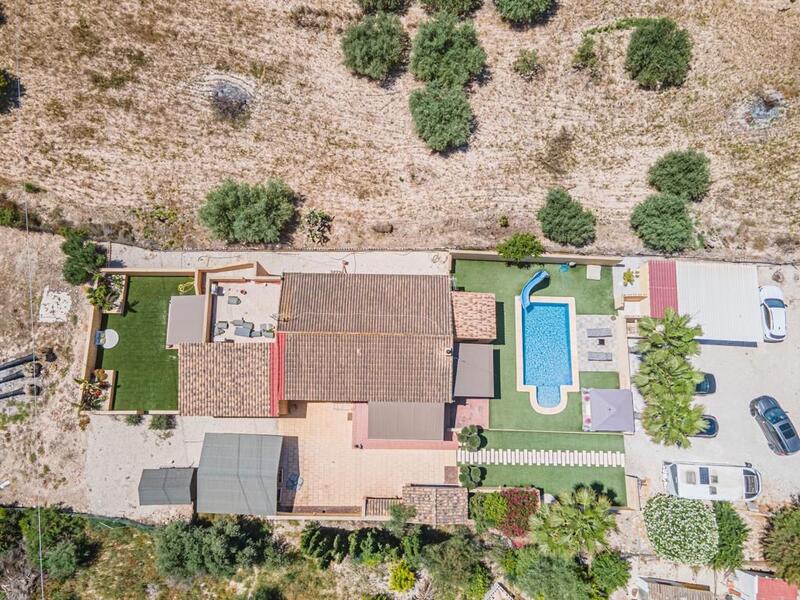 5 bedroom Country House for sale