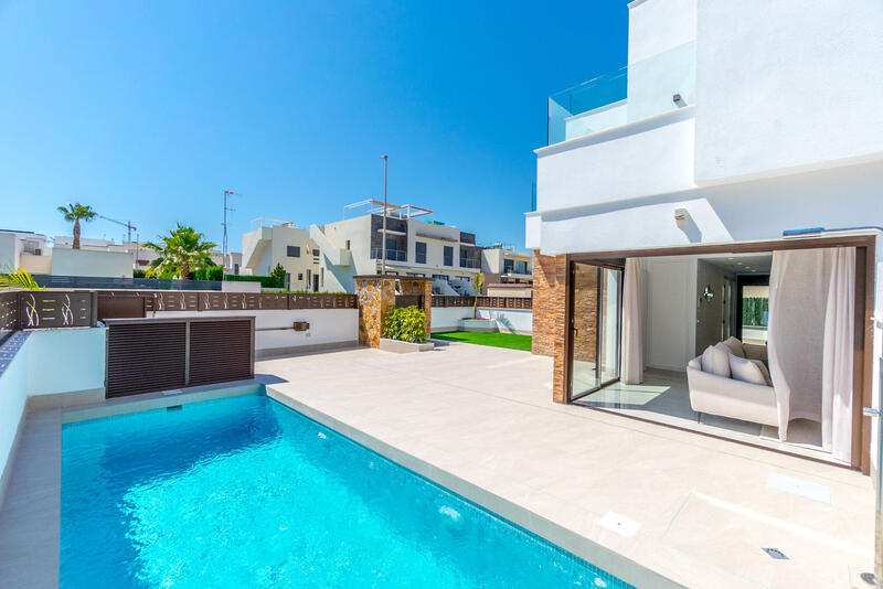 Villa for sale in Benijófar, Alicante