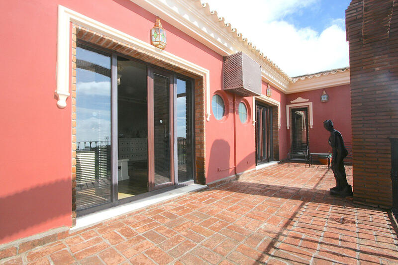 7 bedroom Villa for sale