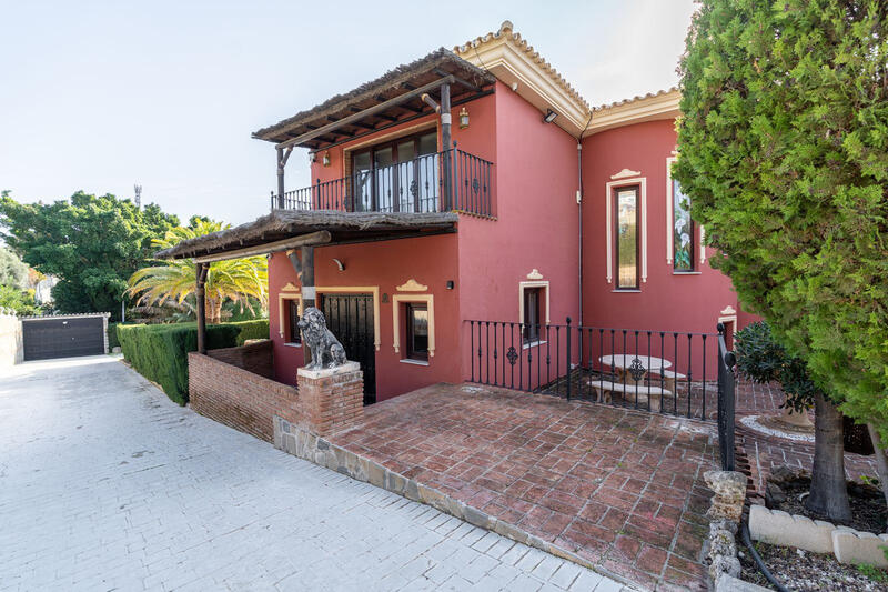 7 bedroom Villa for sale