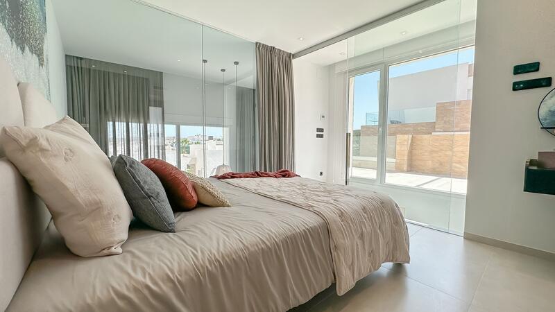3 bedroom Townhouse for sale