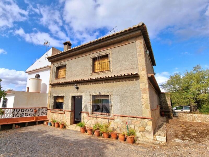 Landsted til salg i Alora, Málaga
