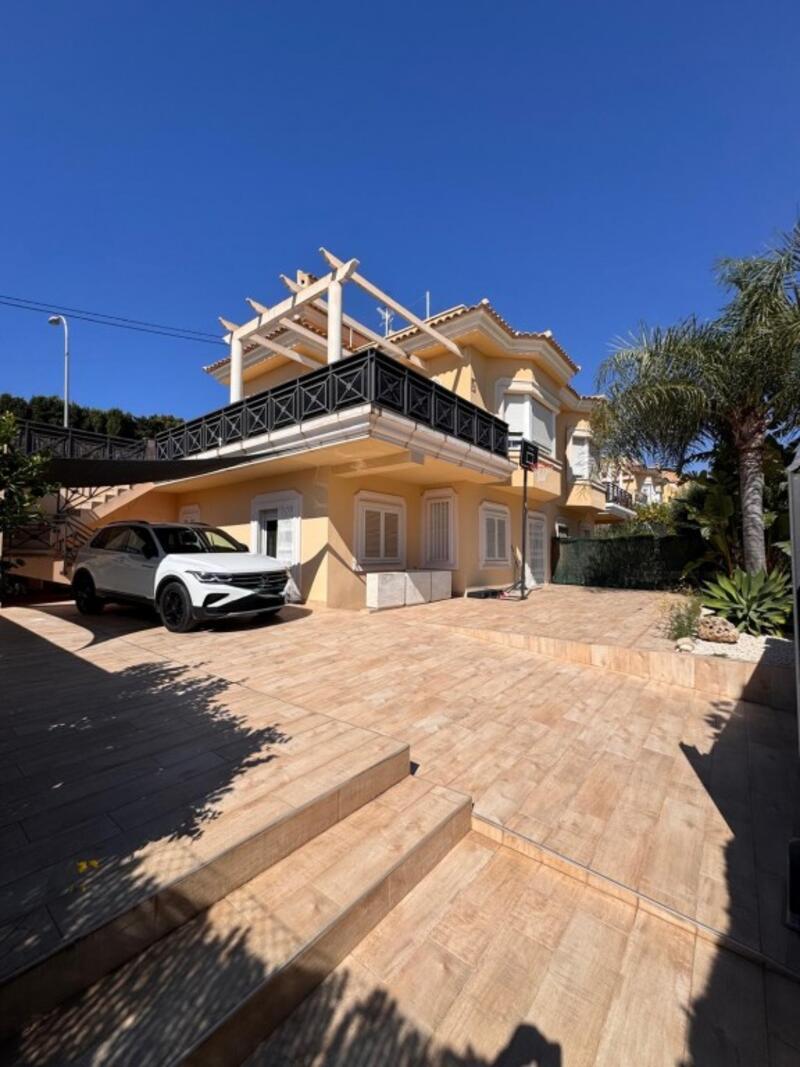 4 Schlafzimmer Villa zu verkaufen