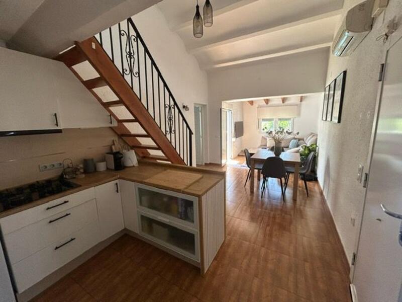 2 bedroom Townhouse for sale