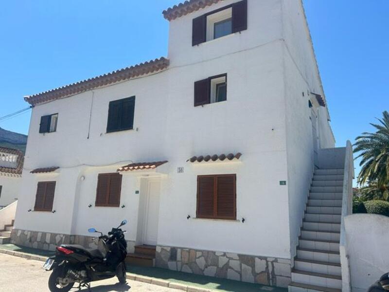 2 bedroom Townhouse for sale