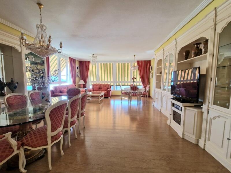 4 bedroom Apartment for sale