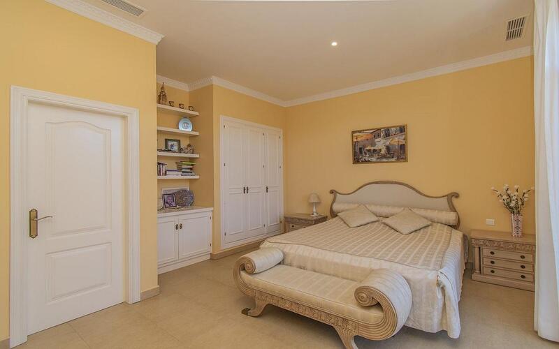 7 bedroom Villa for sale