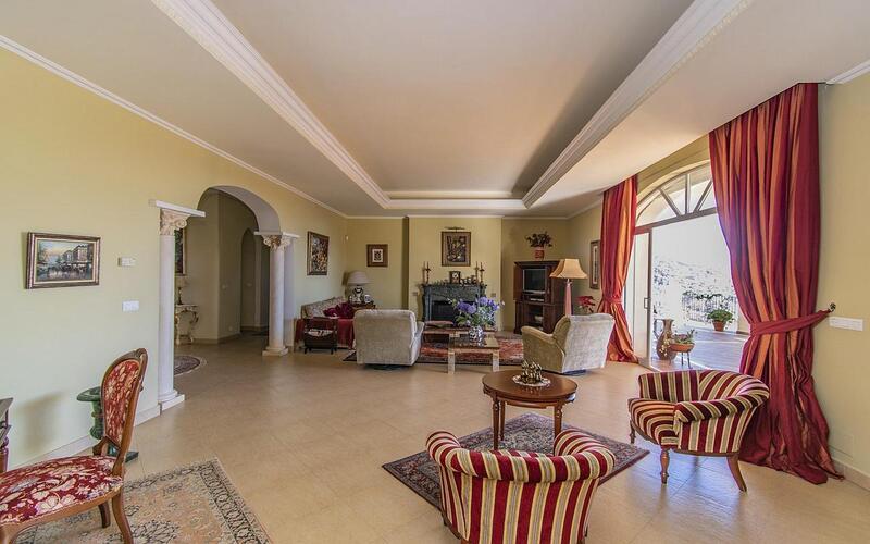 7 bedroom Villa for sale