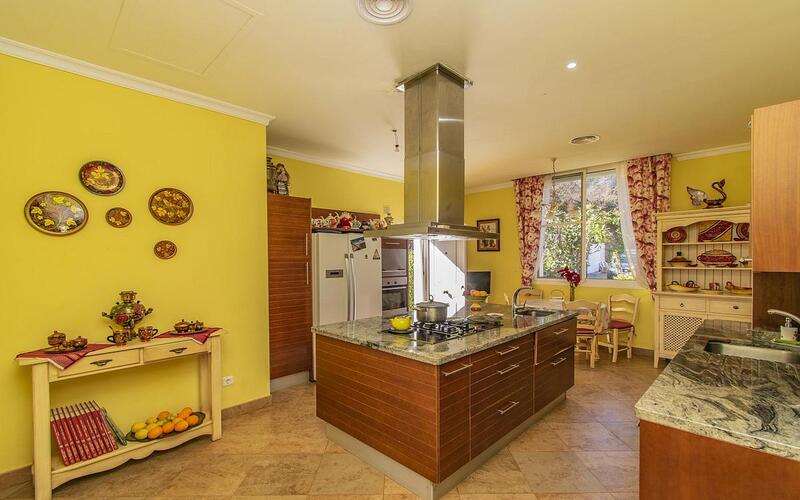 7 bedroom Villa for sale