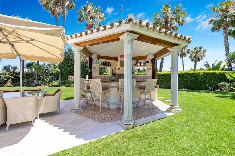 6 bedroom Villa for sale