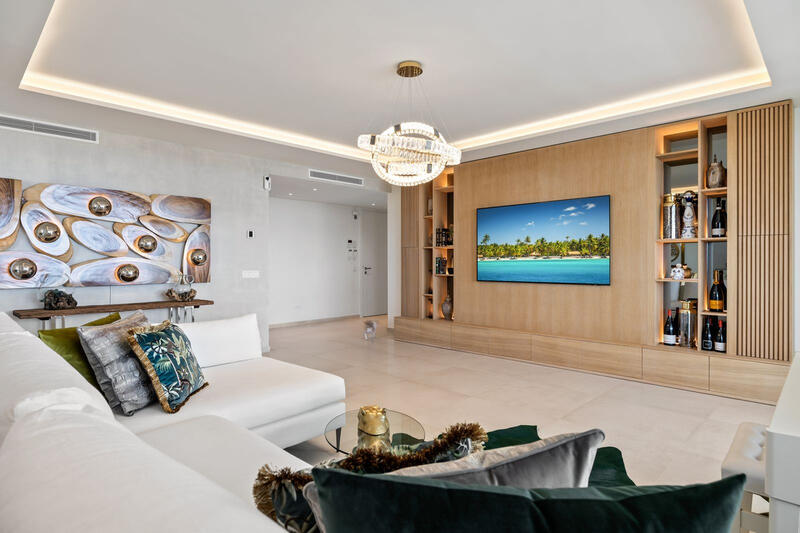 7 bedroom Apartment for sale