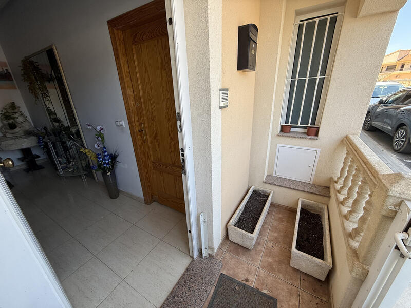 3 bedroom Townhouse for sale