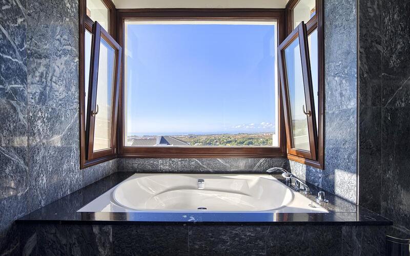 6 bedroom Villa for sale