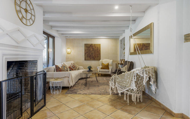 9 bedroom Villa for sale
