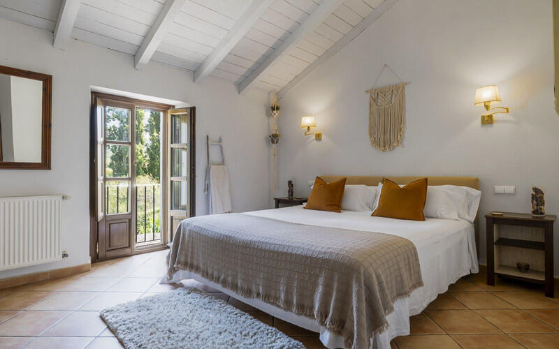 9 bedroom Villa for sale