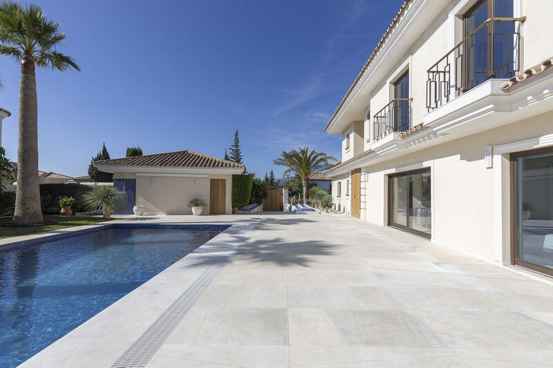 6 bedroom Villa for sale