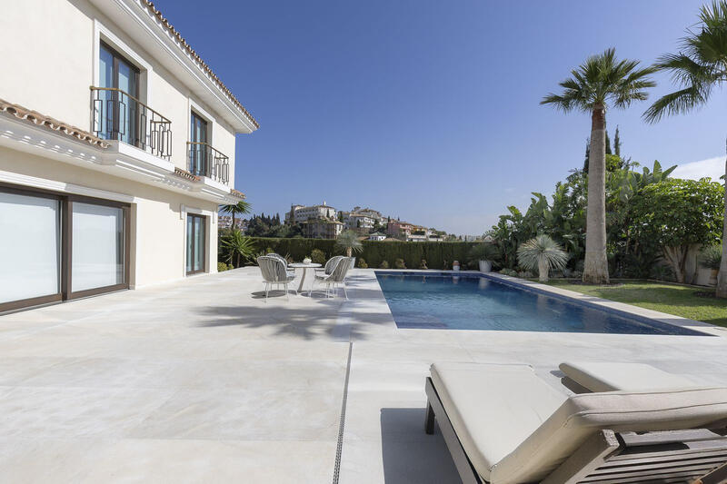 6 bedroom Villa for sale