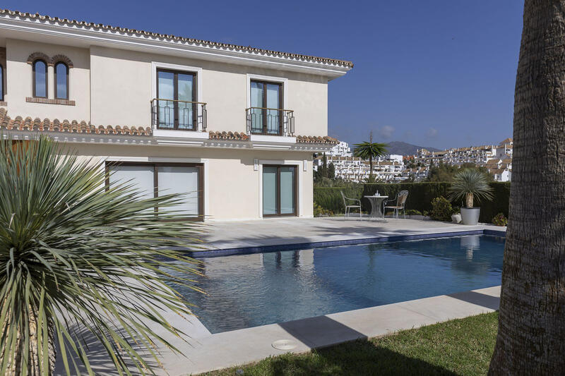 6 bedroom Villa for sale