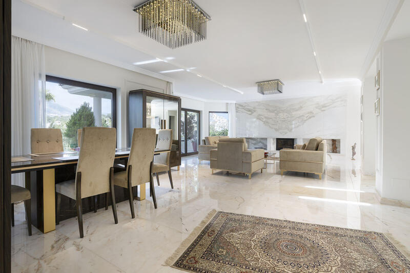 6 bedroom Villa for sale