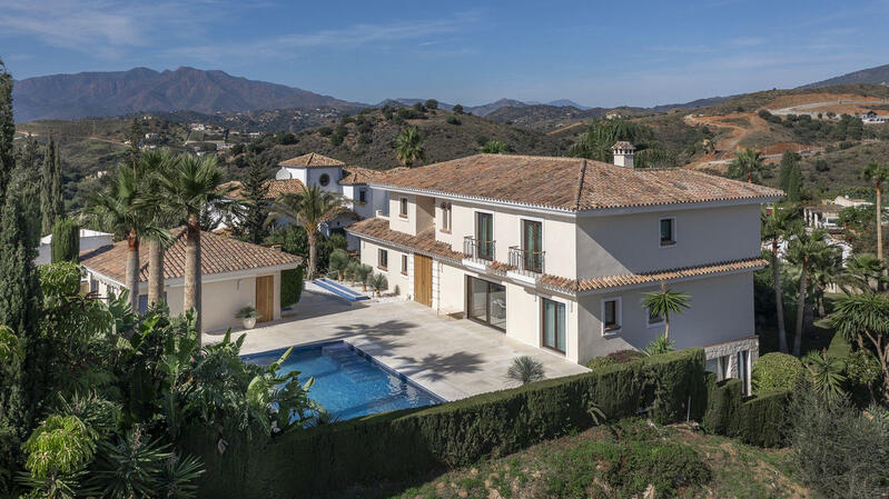 6 bedroom Villa for sale