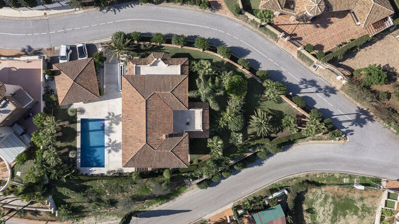 6 bedroom Villa for sale