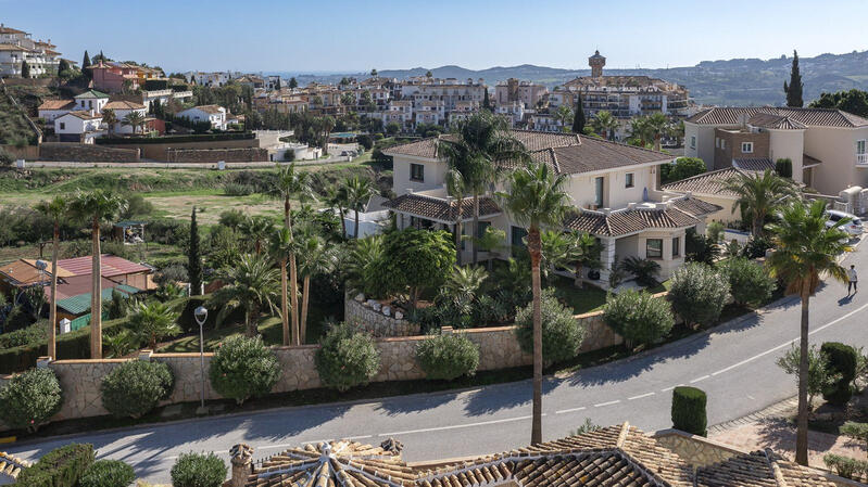 6 bedroom Villa for sale