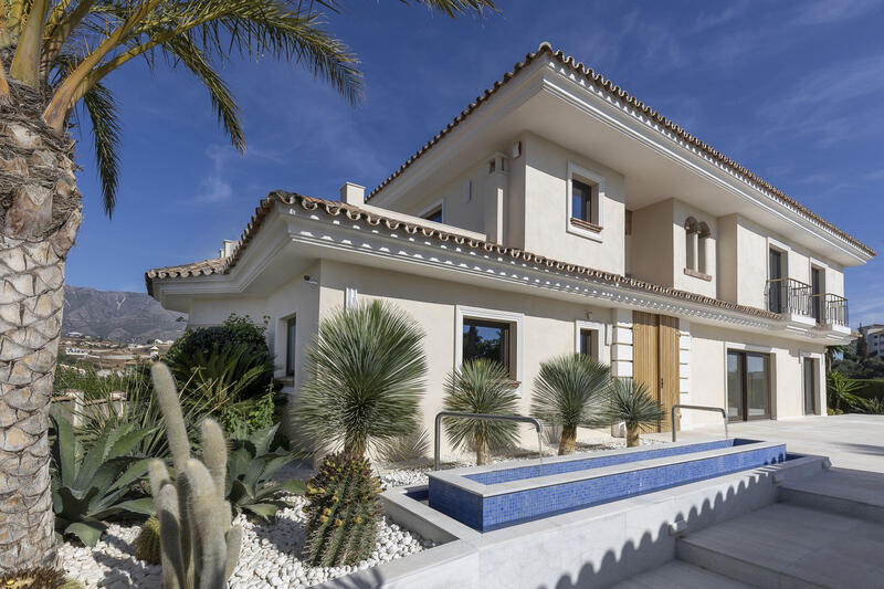 6 bedroom Villa for sale