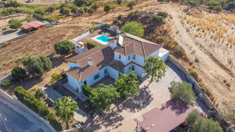 4 bedroom Country House for sale