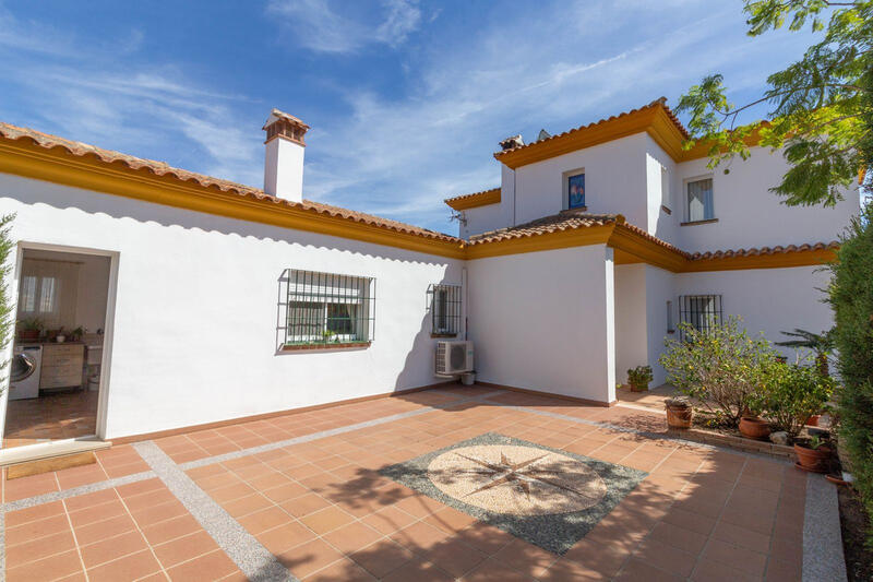 4 bedroom Country House for sale