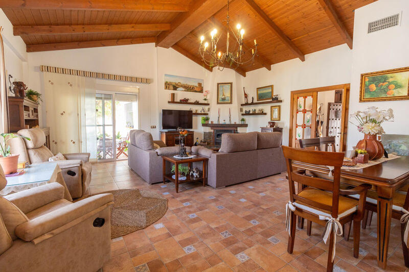 4 bedroom Country House for sale