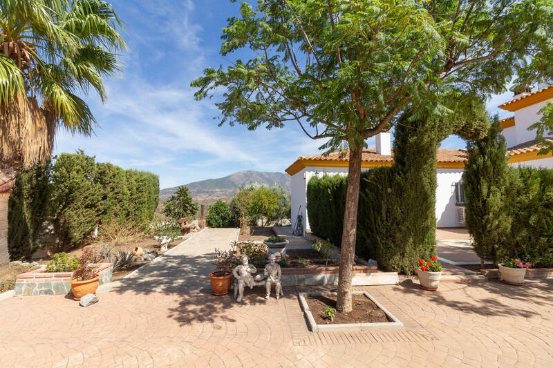 4 bedroom Country House for sale