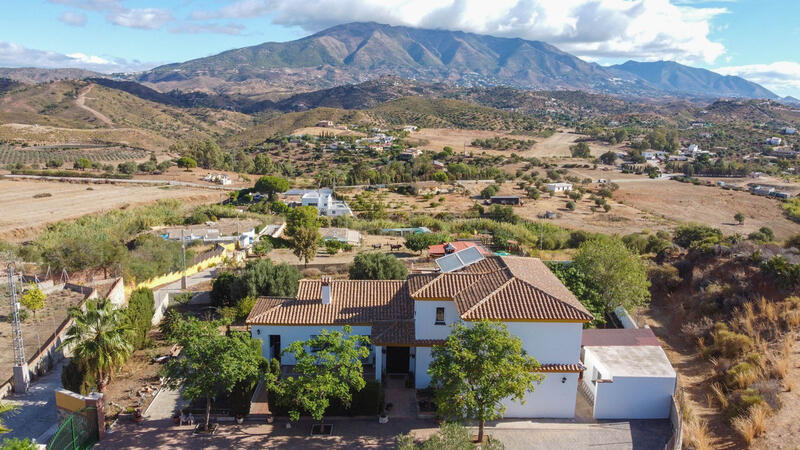 4 bedroom Country House for sale
