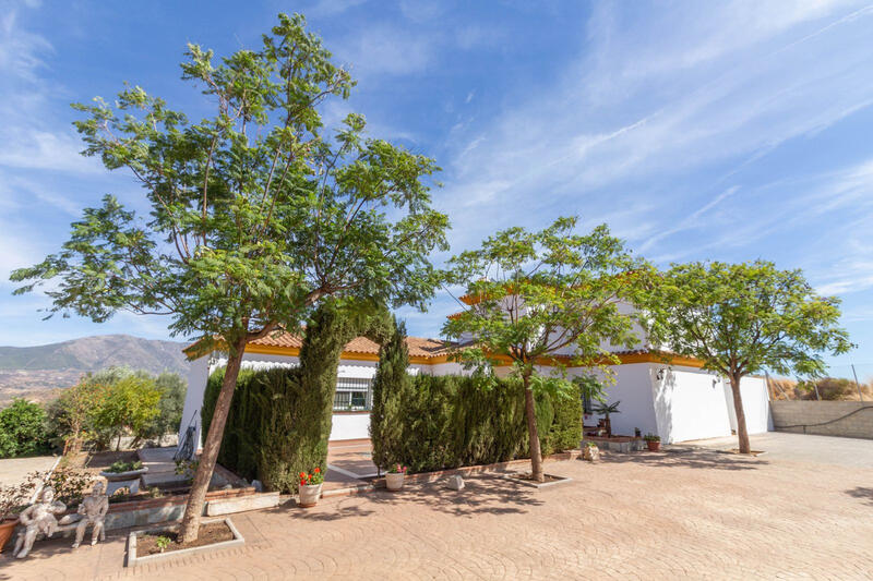 4 bedroom Country House for sale