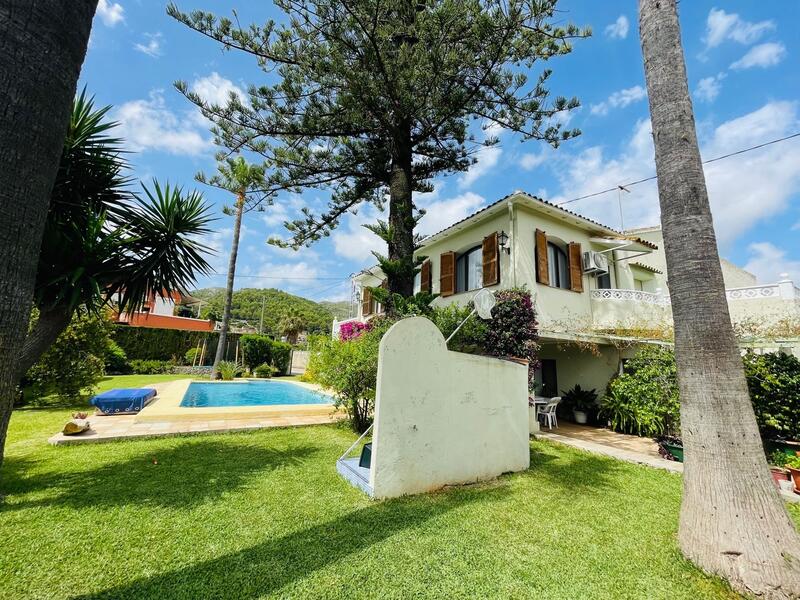 Auberge à vendre dans Pedreguer, Alicante