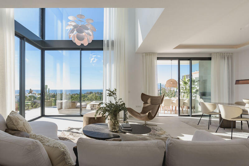 4 bedroom Townhouse for sale