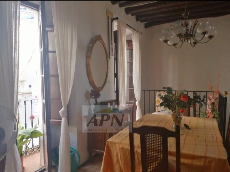 4 bedroom Townhouse for sale