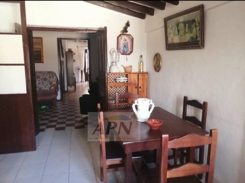 4 bedroom Townhouse for sale