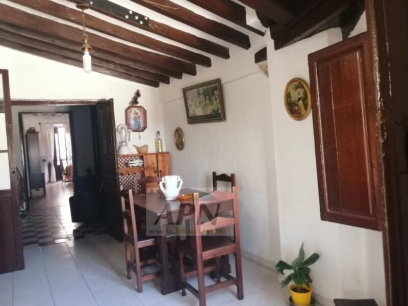 4 bedroom Townhouse for sale