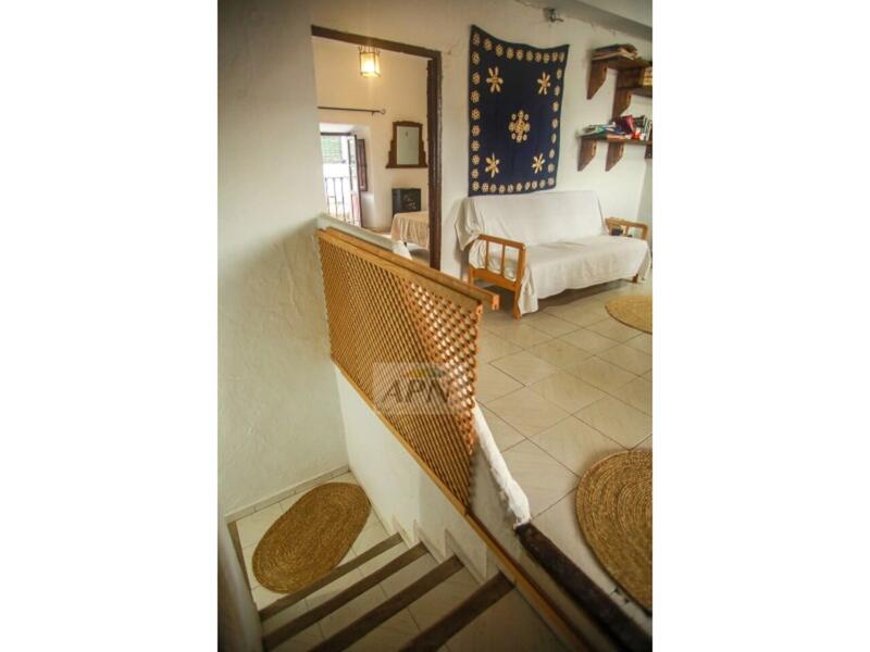 4 bedroom Townhouse for sale