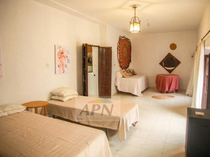 4 bedroom Townhouse for sale