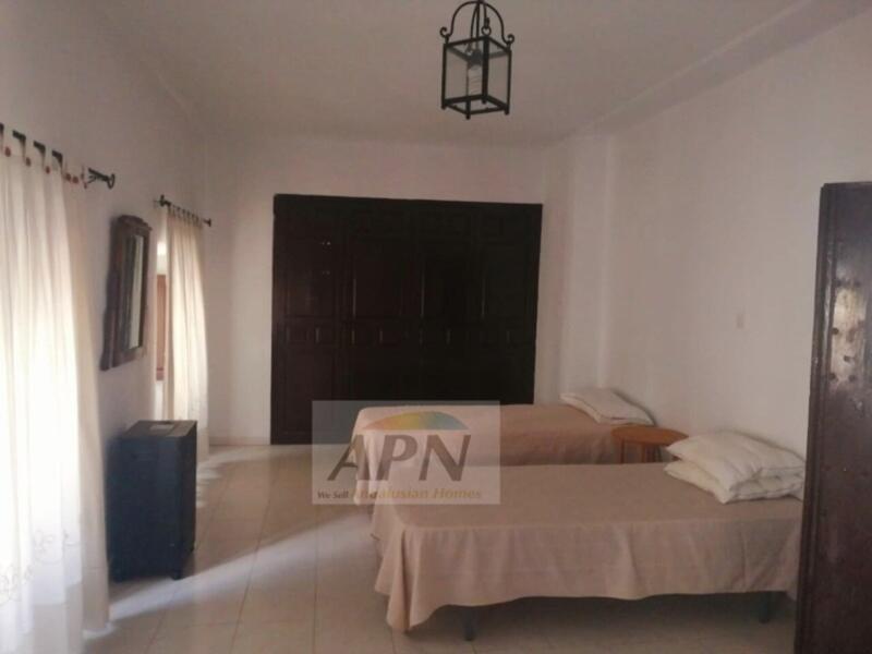 4 bedroom Townhouse for sale