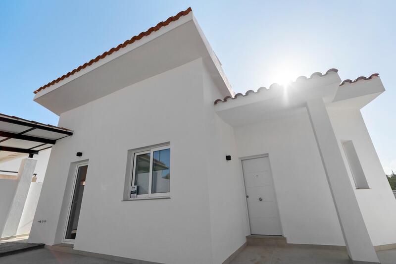 4 bedroom Townhouse for sale