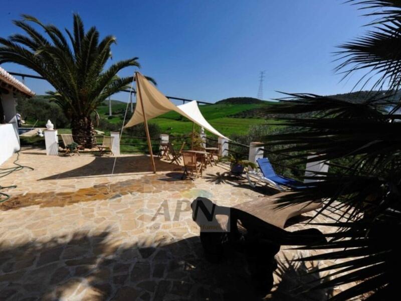 5 bedroom Country House for sale